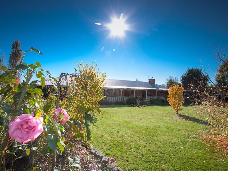 6 Tattersalls Drive, Kyneton VIC 3444