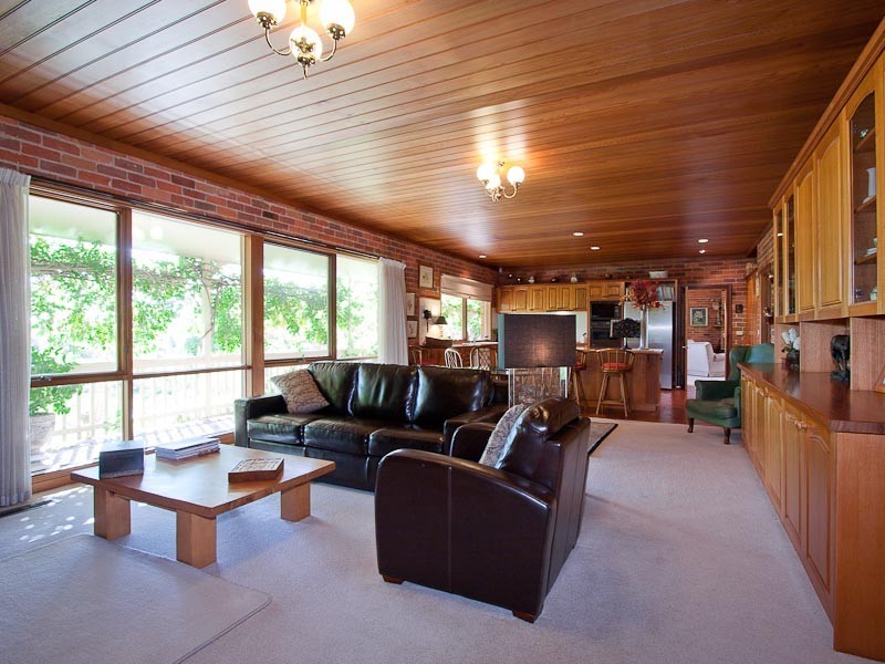 6 Tattersalls Drive, Kyneton VIC 3444