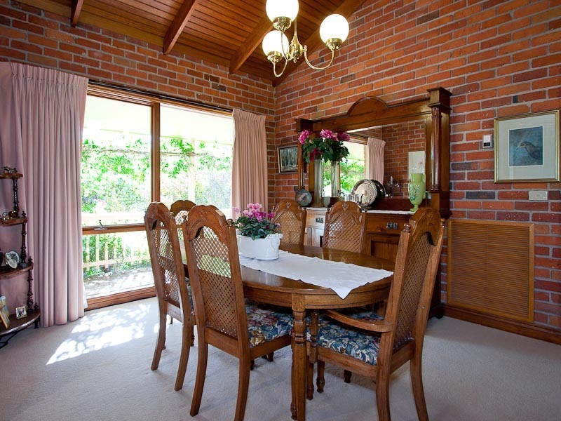 6 Tattersalls Drive, Kyneton VIC 3444