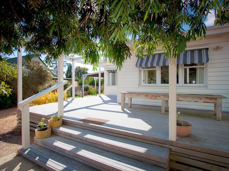 10 Doveton Street, Elphinstone VIC 3448