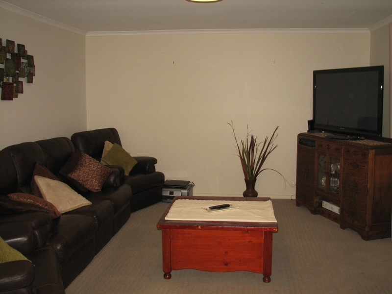 1 Rodney Drive, Woodend VIC 3442