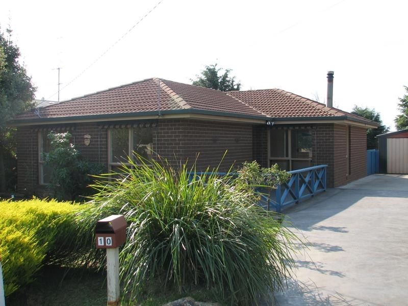 10 Arnold Court, Woodend VIC 3442