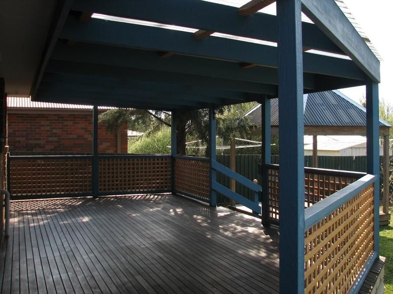 10 Arnold Court, Woodend VIC 3442