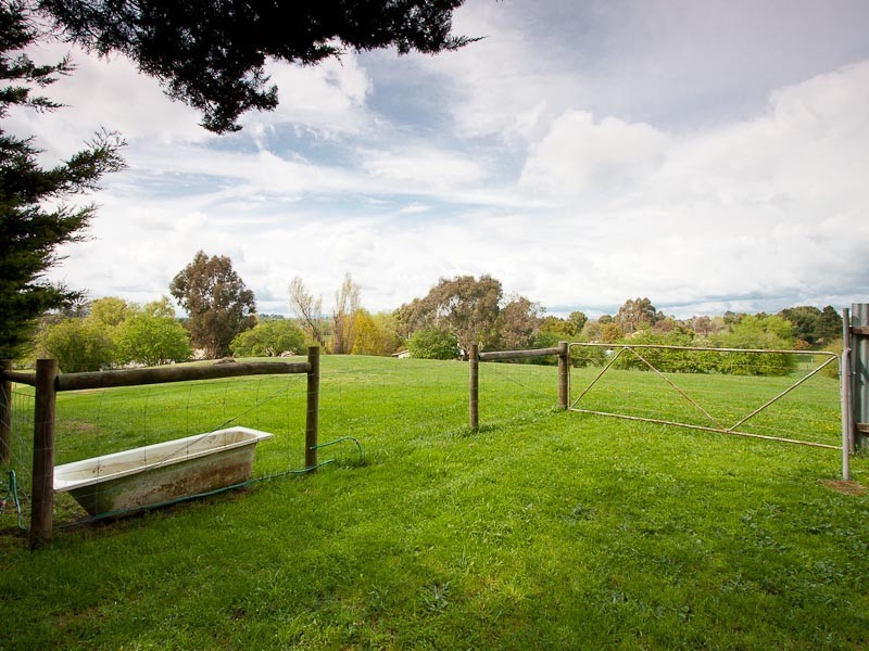 106 Deep Lead Lane, Kyneton VIC 3444