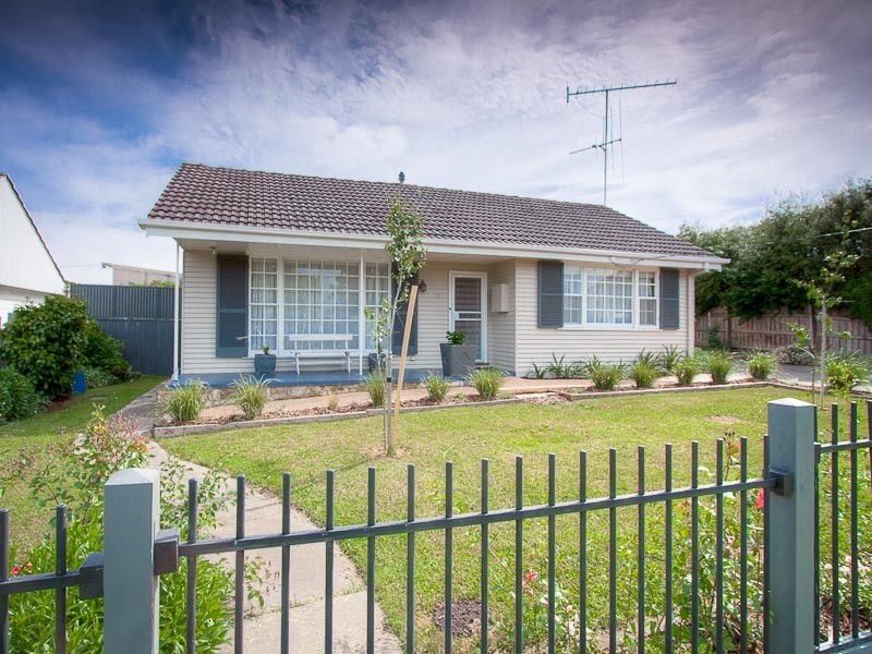 17 Sturt Street, Kyneton VIC 3444