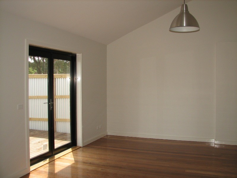 2/16 Piper Street, Kyneton VIC 3444