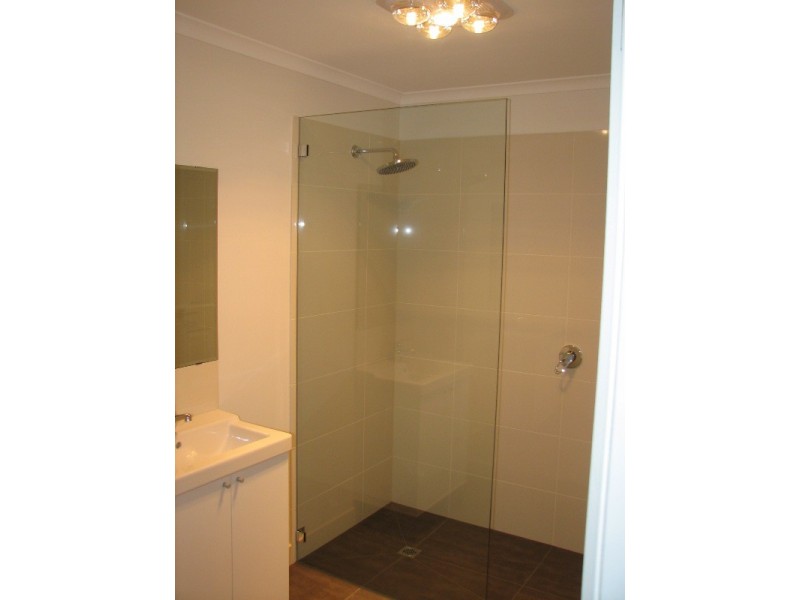 2/16 Piper Street, Kyneton VIC 3444