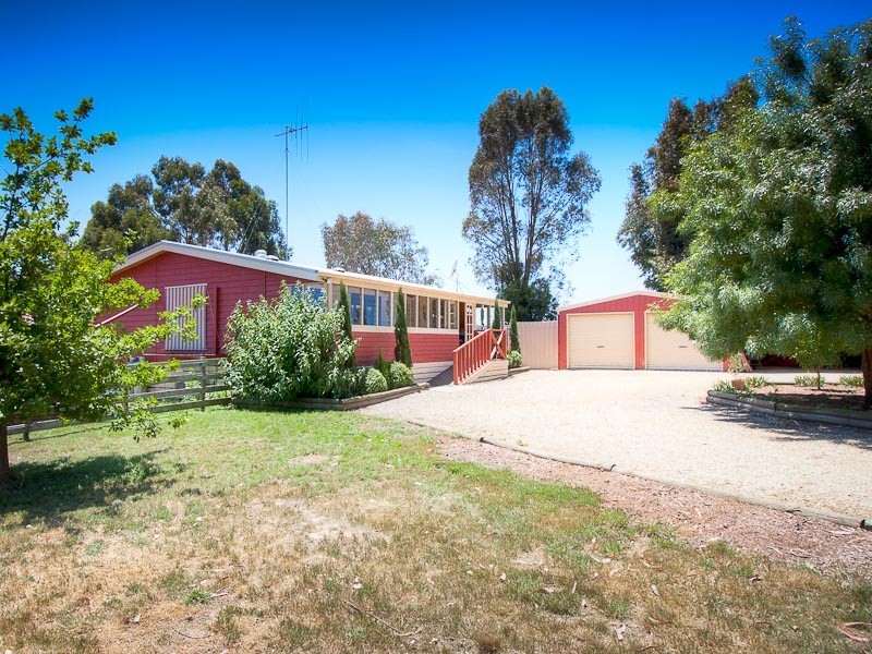 19 McAlpine Road, Taradale VIC 3447