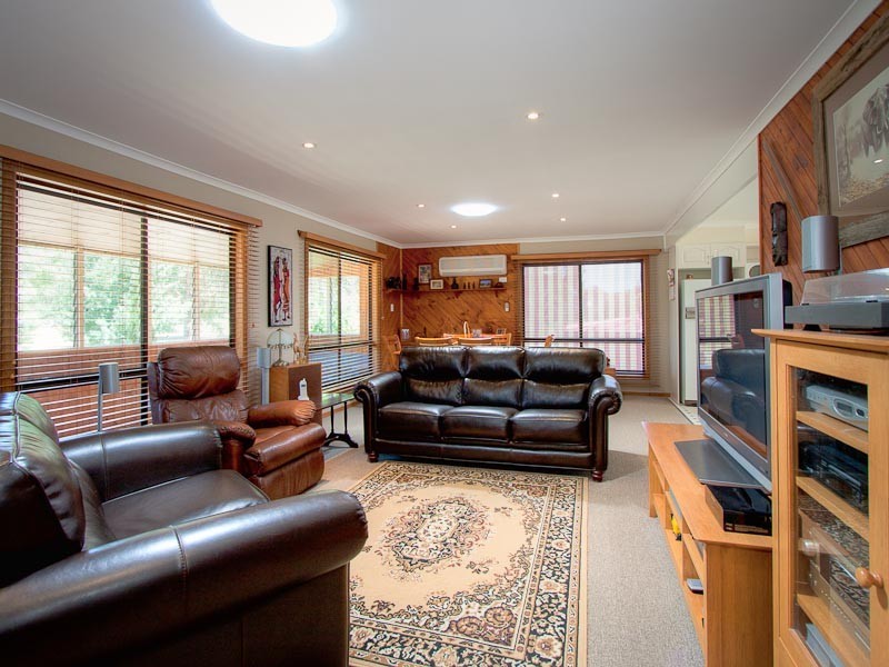 19 McAlpine Road, Taradale VIC 3447