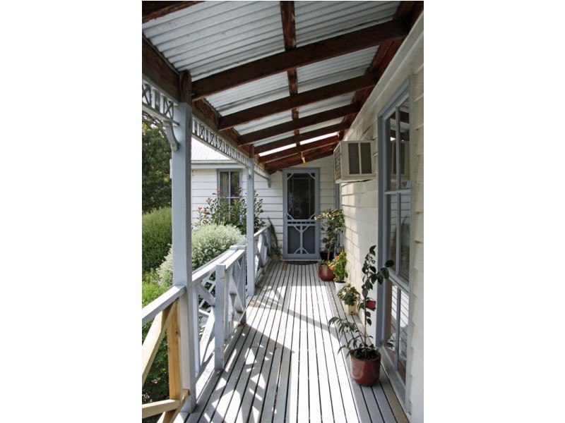 27 Deakin Court, Kyneton VIC 3444