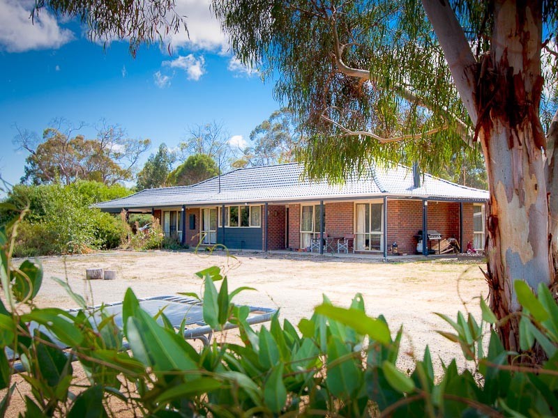 64 Verekers Lane, Kyneton VIC 3444