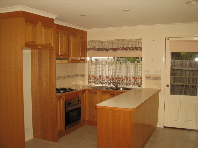 2/34 Barton Street, Kyneton VIC 3444