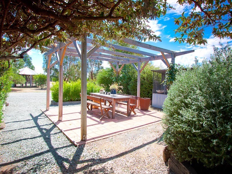 18 Harpers Lane, Kyneton VIC 3444