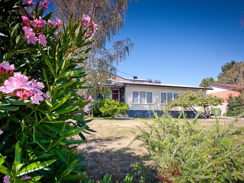 51 Simpson Street, Kyneton VIC 3444