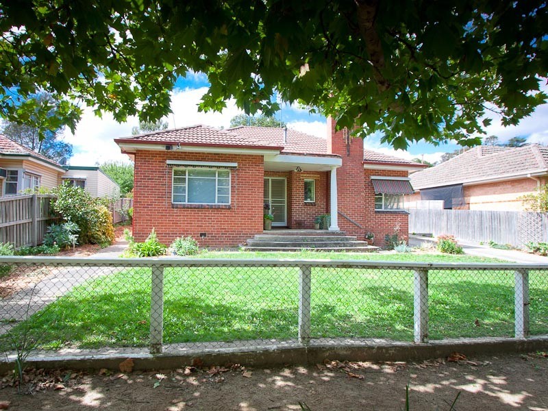 6 Ebden, Kyneton VIC 3444