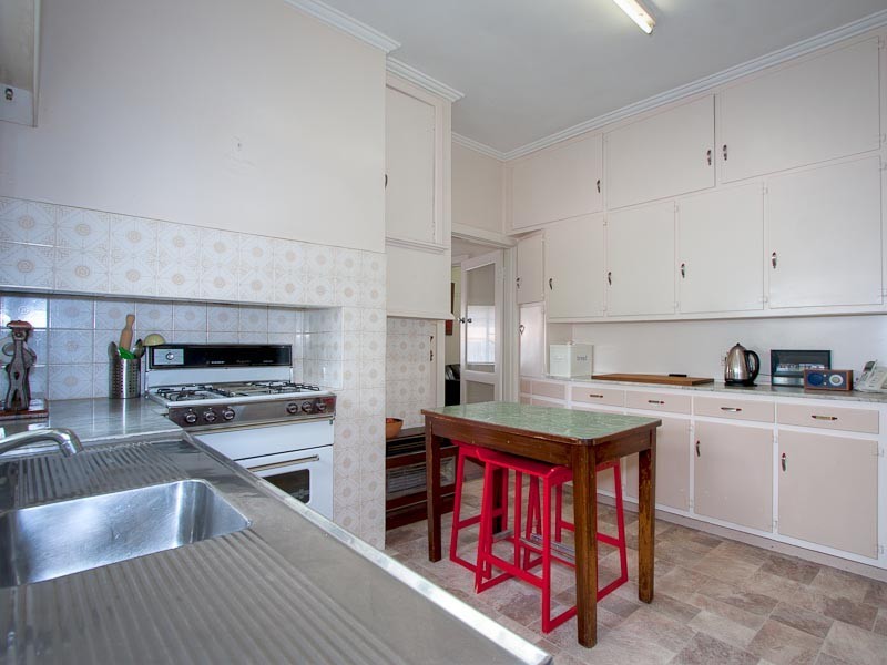 6 Ebden, Kyneton VIC 3444