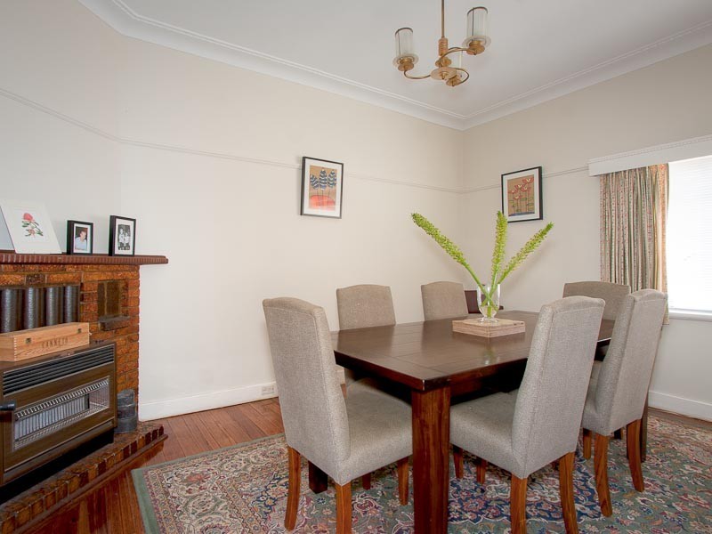 6 Ebden, Kyneton VIC 3444