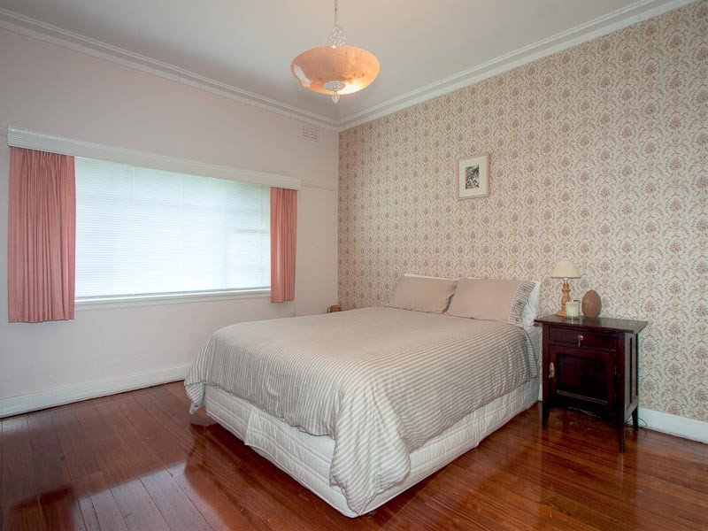 6 Ebden, Kyneton VIC 3444