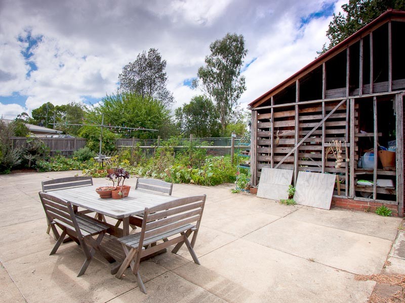 6 Ebden, Kyneton VIC 3444