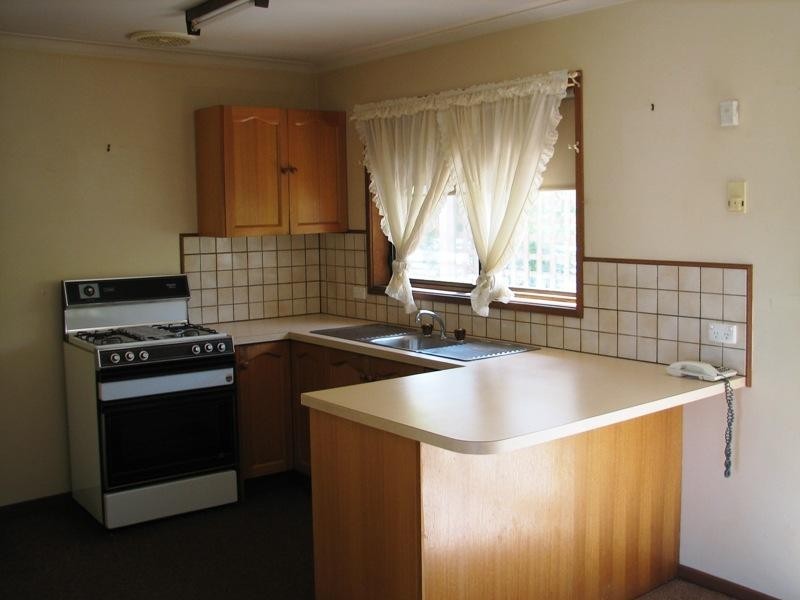 2/14 Halls Court, Kyneton VIC 3444