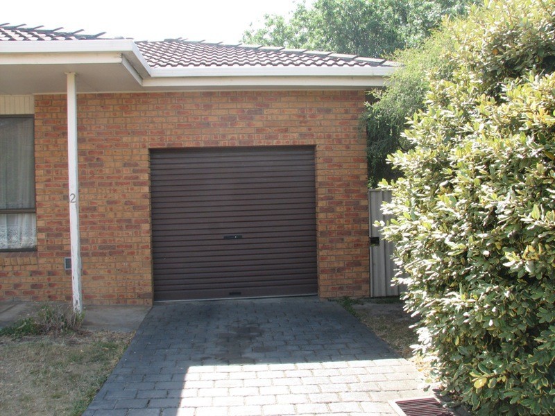 2/14 Halls Court, Kyneton VIC 3444
