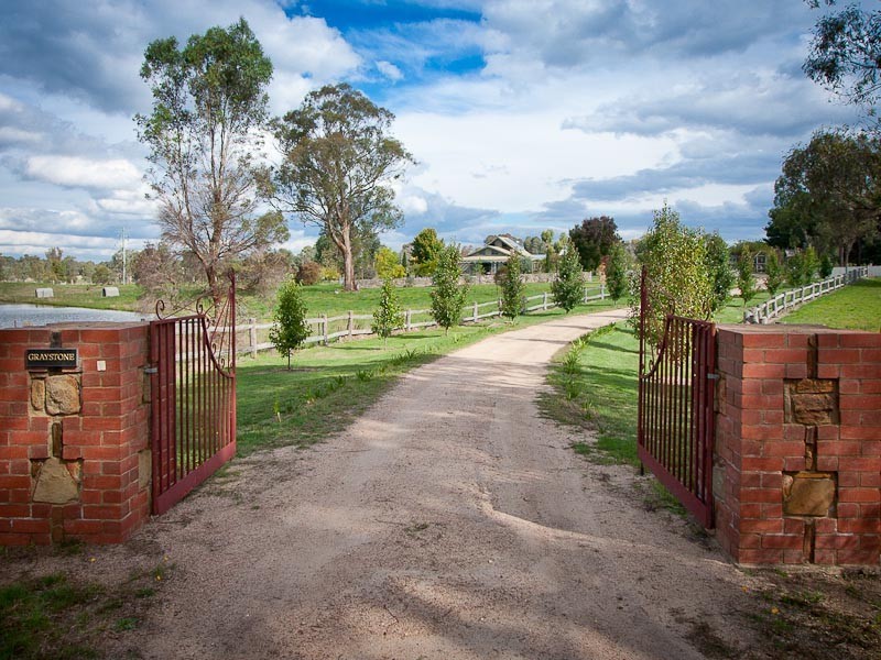 70 Olivers Lane, Elphinstone VIC 3448