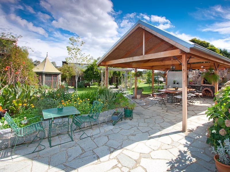 70 Olivers Lane, Elphinstone VIC 3448