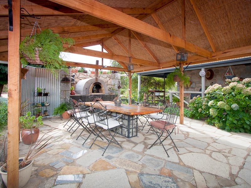 70 Olivers Lane, Elphinstone VIC 3448