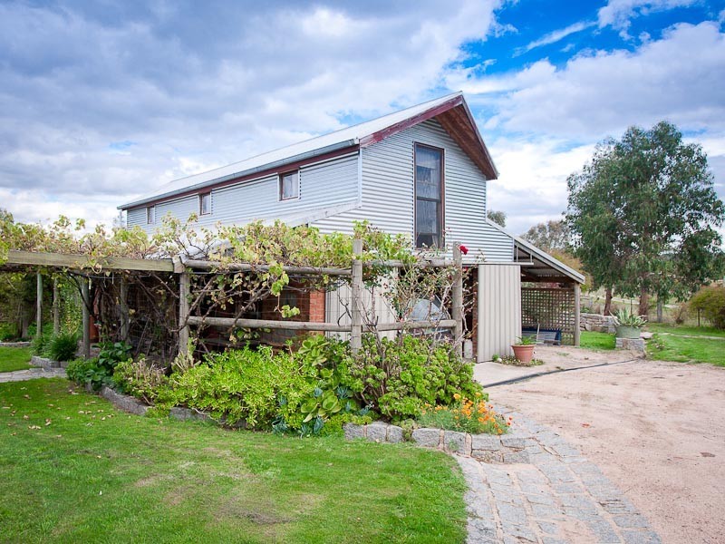 70 Olivers Lane, Elphinstone VIC 3448