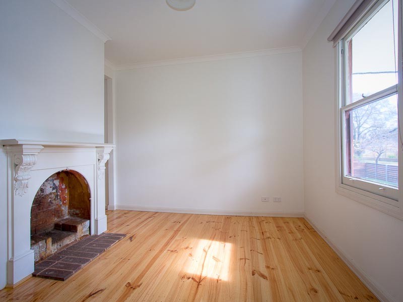 1/7 Pohlman Street, Kyneton VIC 3444