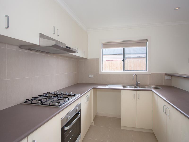 2/7 Pohlman Street, Kyneton VIC 3444