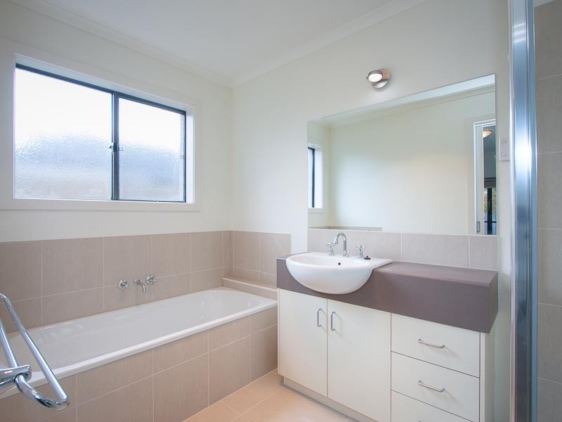 2/7 Pohlman Street, Kyneton VIC 3444