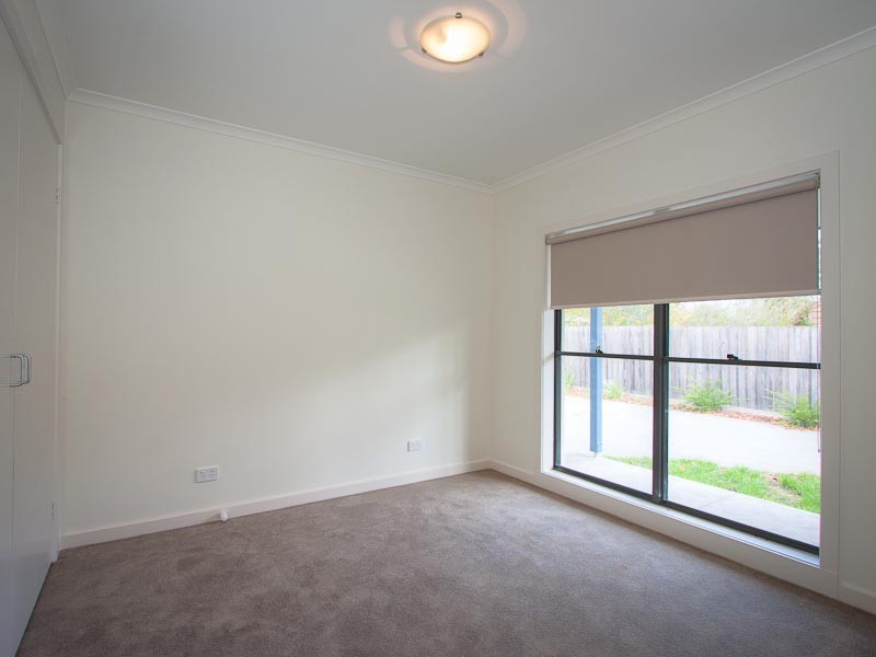 2/7 Pohlman Street, Kyneton VIC 3444
