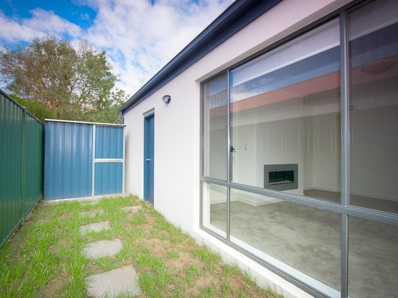 2/7 Pohlman Street, Kyneton VIC 3444