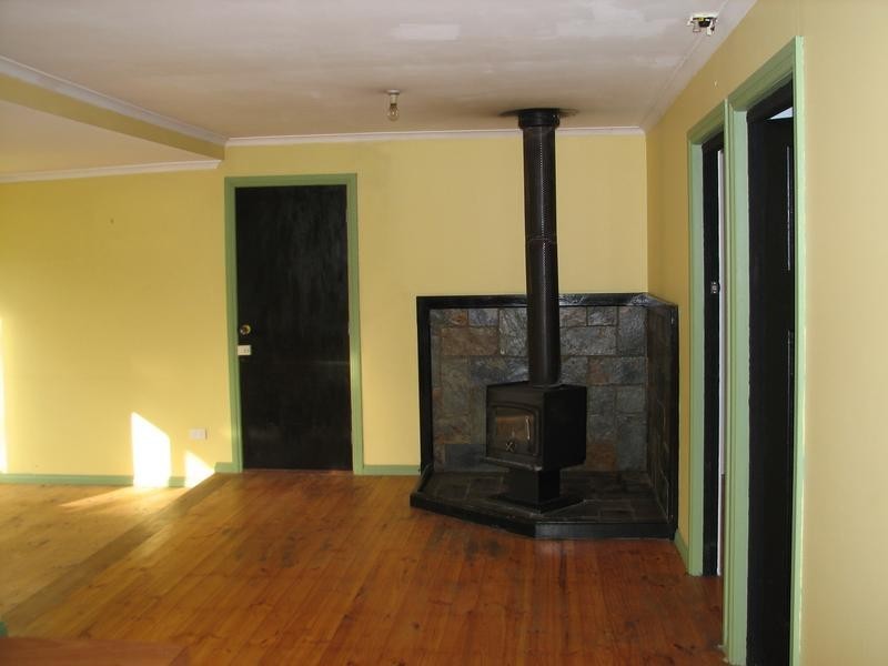 11 William Track, Glenlyon VIC 3461