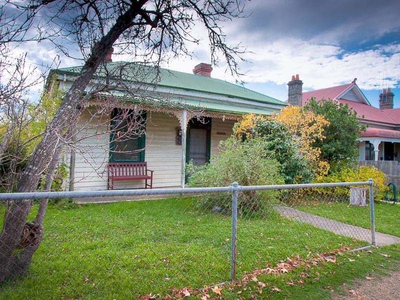 13 Lauriston Street, Kyneton VIC 3444