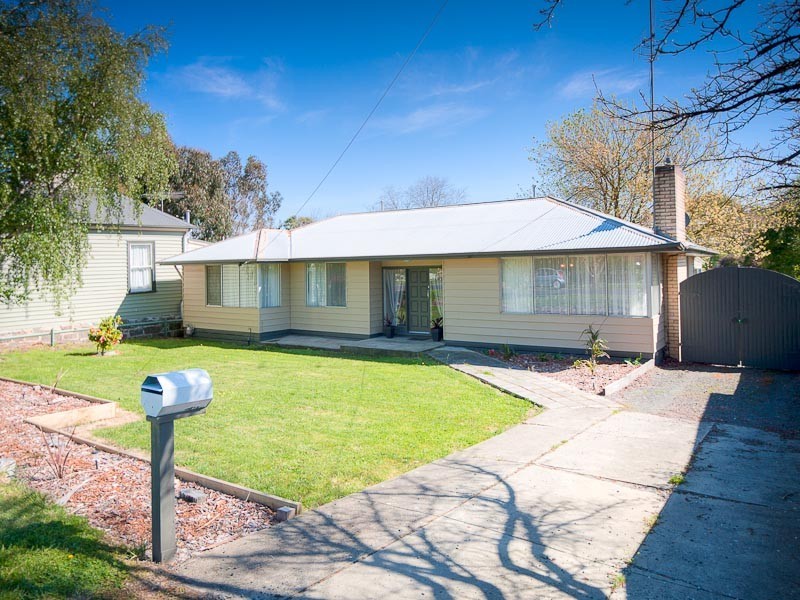 30 Mitchell Street, Kyneton VIC 3444