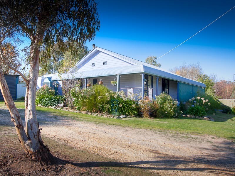 9 Cooke Street, Elphinstone VIC 3448