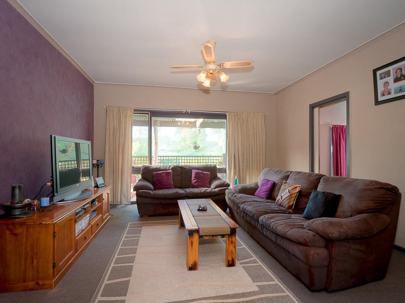 9 Cooke Street, Elphinstone VIC 3448