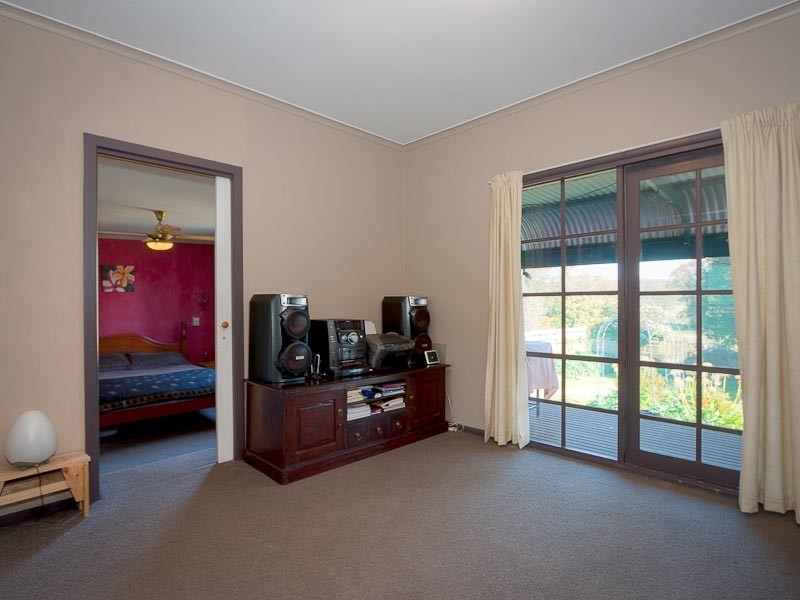 9 Cooke Street, Elphinstone VIC 3448