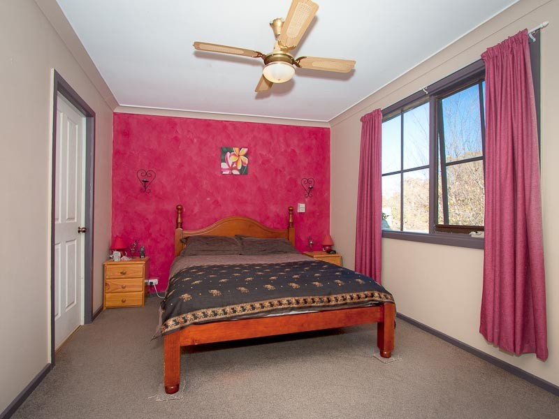 9 Cooke Street, Elphinstone VIC 3448