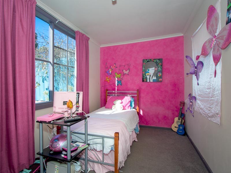9 Cooke Street, Elphinstone VIC 3448