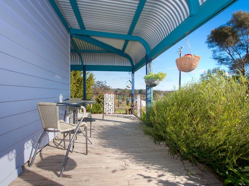 9 Cooke Street, Elphinstone VIC 3448