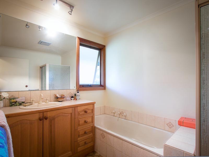 56 Mount View Drive, Elphinstone VIC 3448