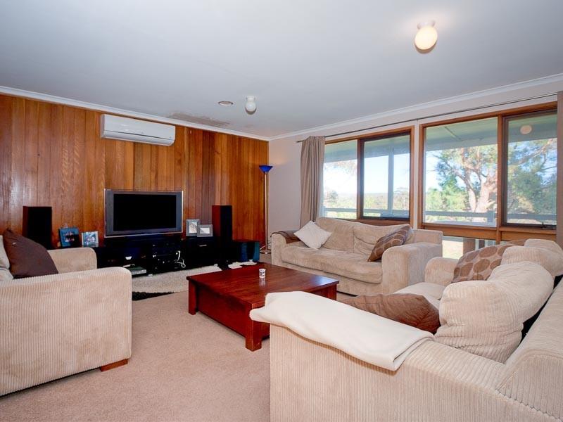 19 Pemberton Hill Road, Taradale VIC 3447