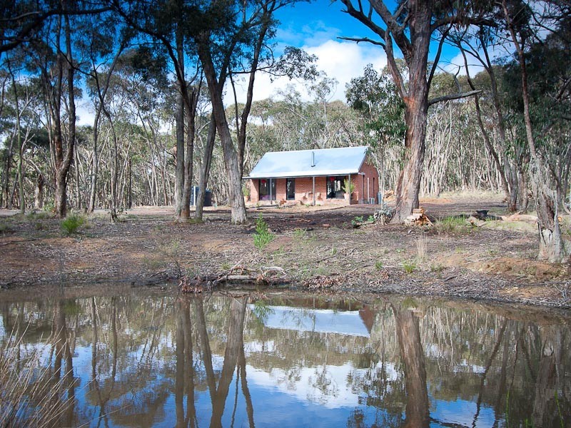 35 Bushmans Crescent, Drummond VIC 3461