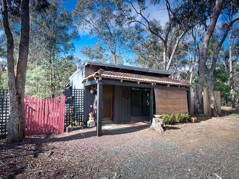 35 Bushmans Crescent, Drummond VIC 3461