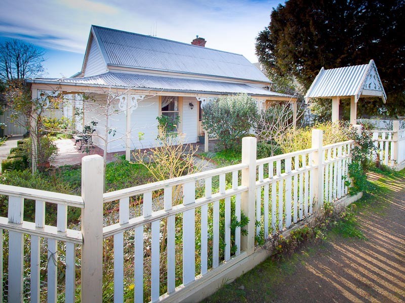 23 Lauriston Street, Kyneton VIC 3444