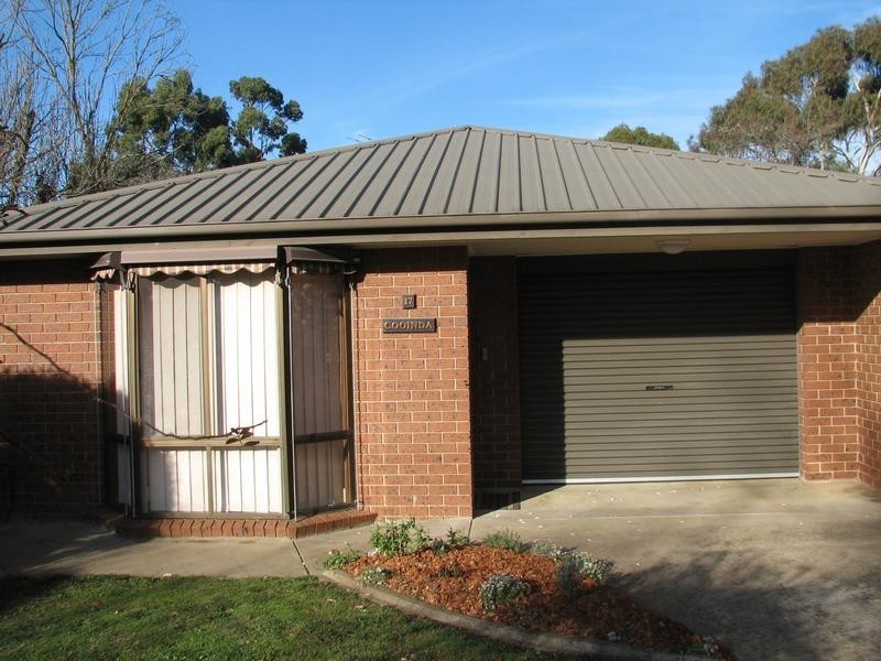 17 Simpson Street, Kyneton VIC 3444