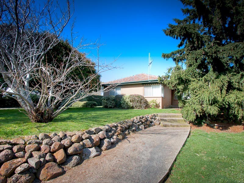 65 Burton Avenue, Kyneton VIC 3444